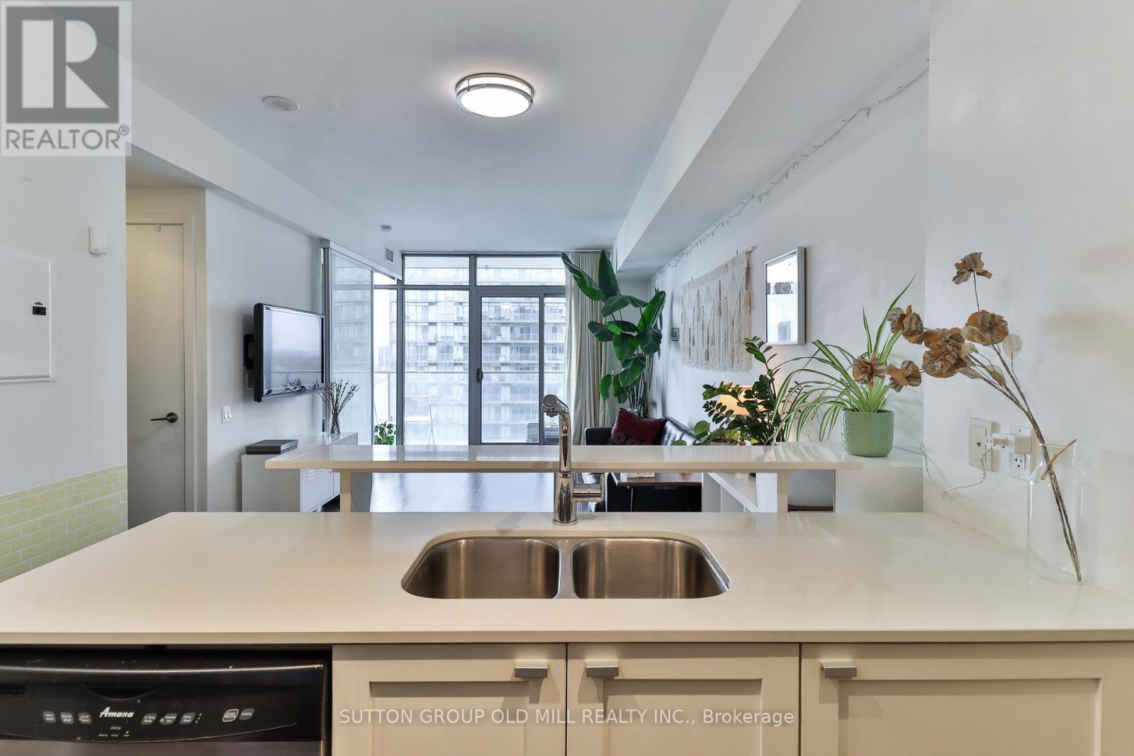 2708 - 103 The Queensway, Toronto, Ontario  M6S 5B3 - Photo 5 - W12127211