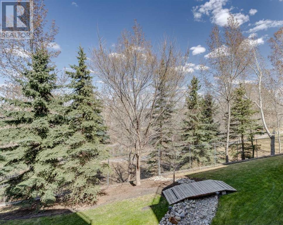 Property at 204, 8 Hemlock Crescent SW image 1