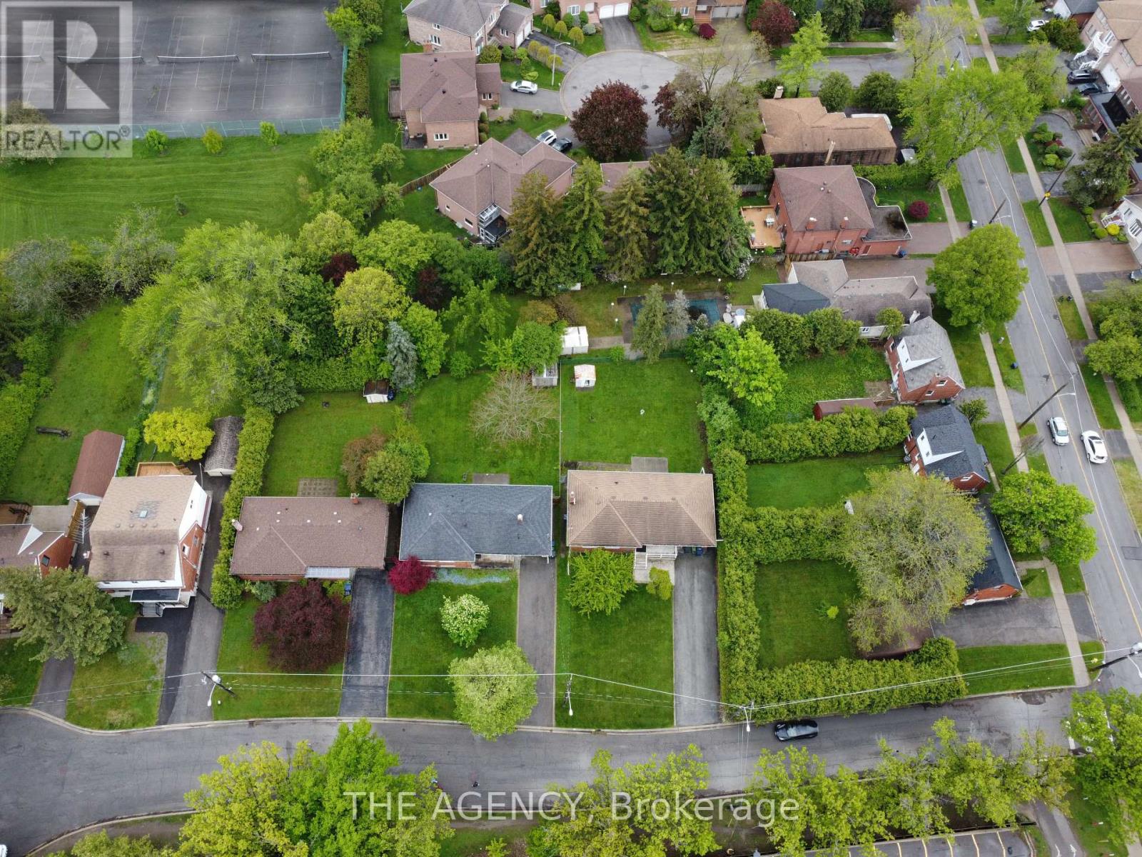 137 Blake Avenue, Toronto (Newtonbrook West), Ontario  M2M 1B4 - Photo 3 - C12176476
