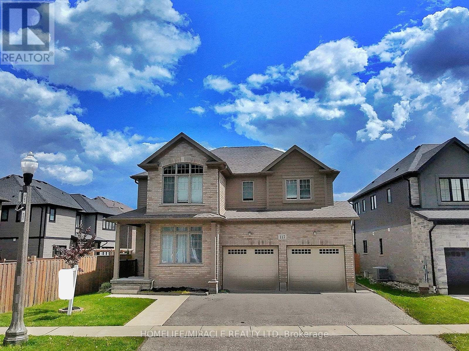 Property at 117 EAGLECREST STREET image 1