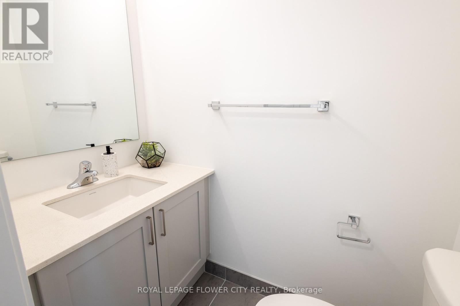 207 - 1115 Douglas Mccurdy Com, Mississauga, Ontario  L5G 0C6 - Photo 4 - W12177451