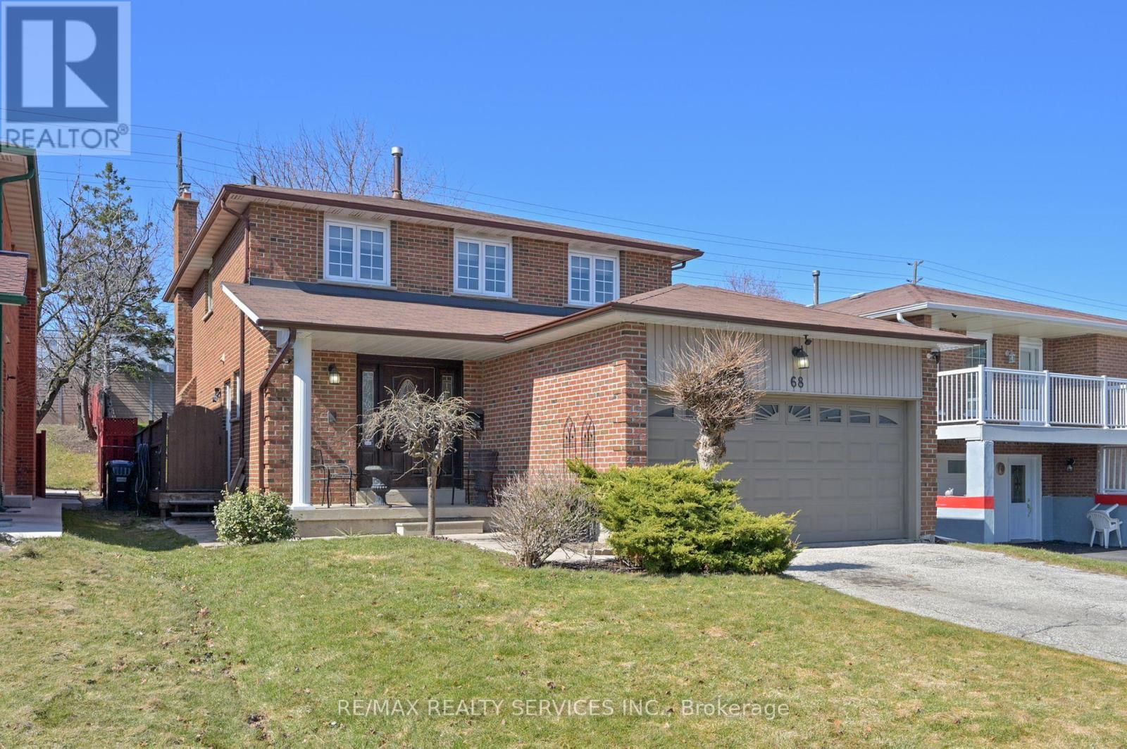 68 Princeton Terrace, Brampton, Ontario  L6S 3S8 - Photo 2 - W12153685