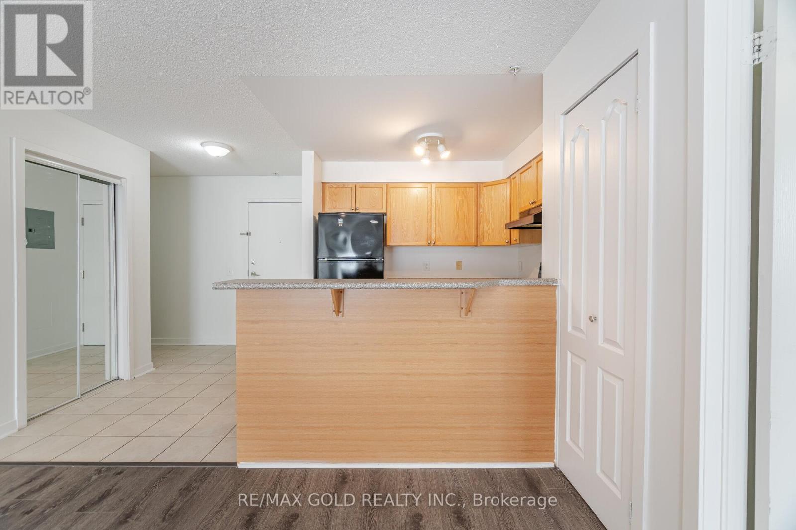 1217 - 8 Dayspring Circle, Brampton, Ontario  L6P 2Z7 - Photo 13 - W12175302