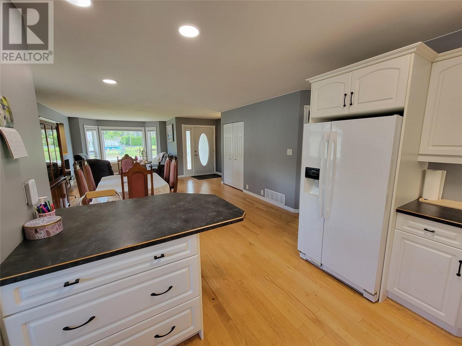 602 10th Avenue, Keremeos, British Columbia  V0X 1N3 - Photo 17 - 10349612