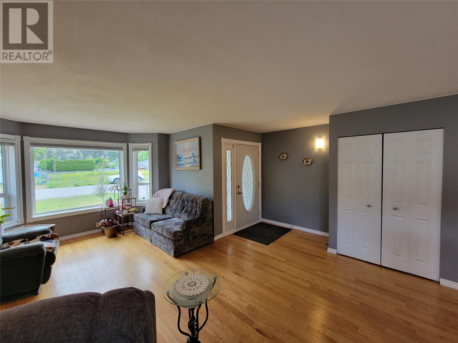 602 10th Avenue, Keremeos, British Columbia  V0X 1N3 - Photo 8 - 10349612