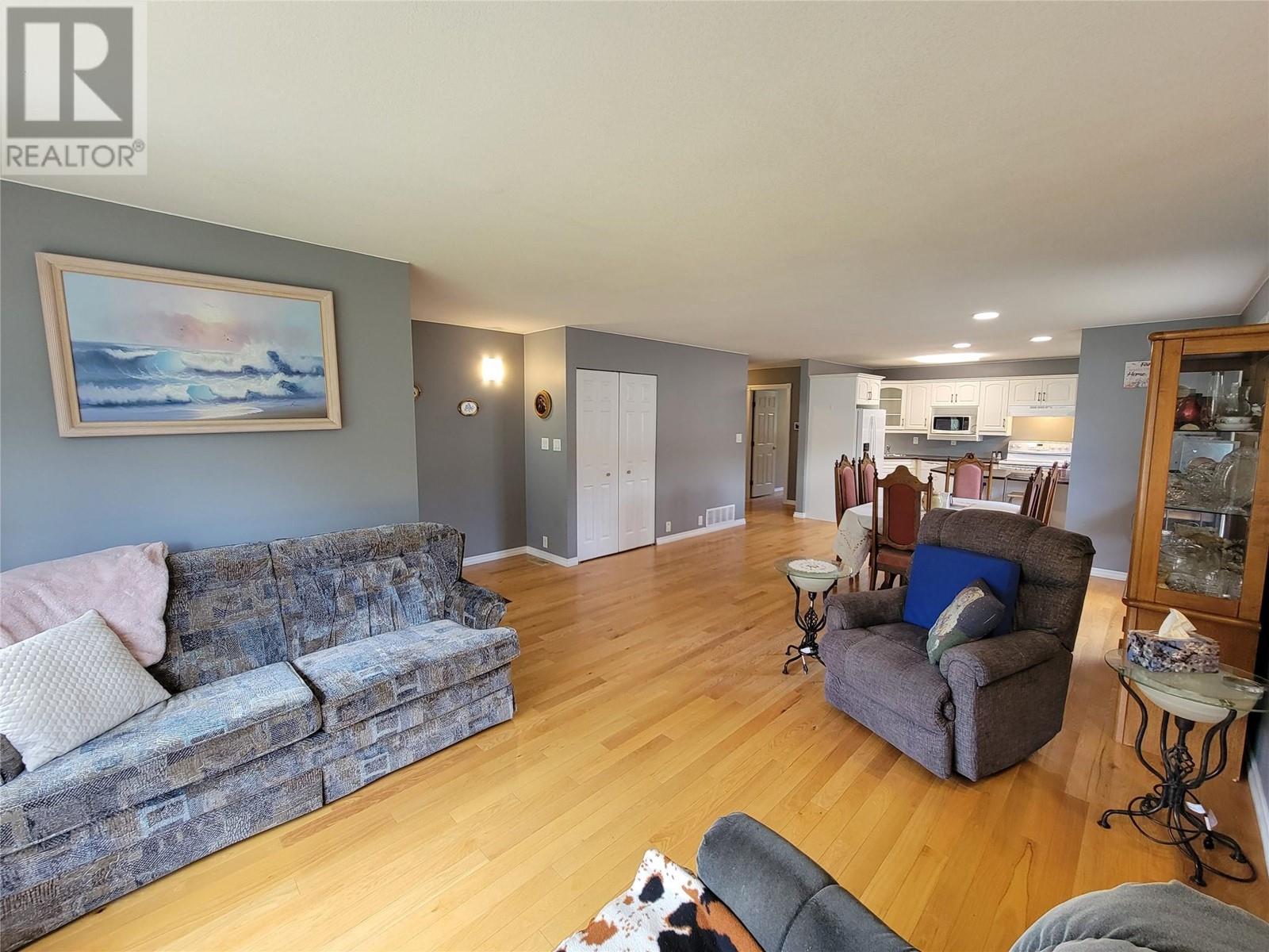 602 10th Avenue, Keremeos, British Columbia  V0X 1N3 - Photo 11 - 10349612