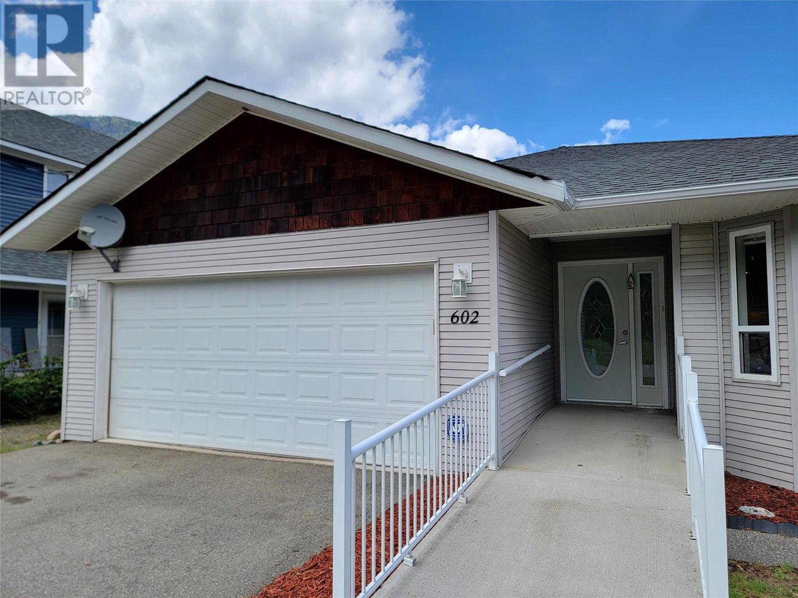 602 10th Avenue, Keremeos, British Columbia  V0X 1N3 - Photo 37 - 10349612