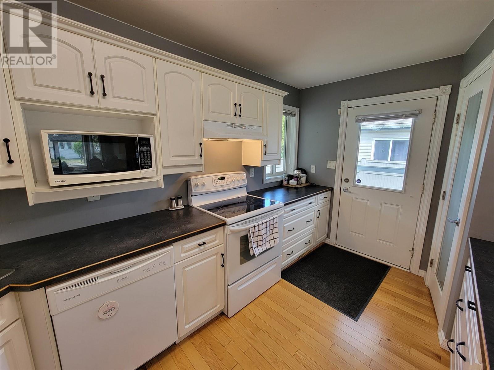 602 10th Avenue, Keremeos, British Columbia  V0X 1N3 - Photo 15 - 10349612