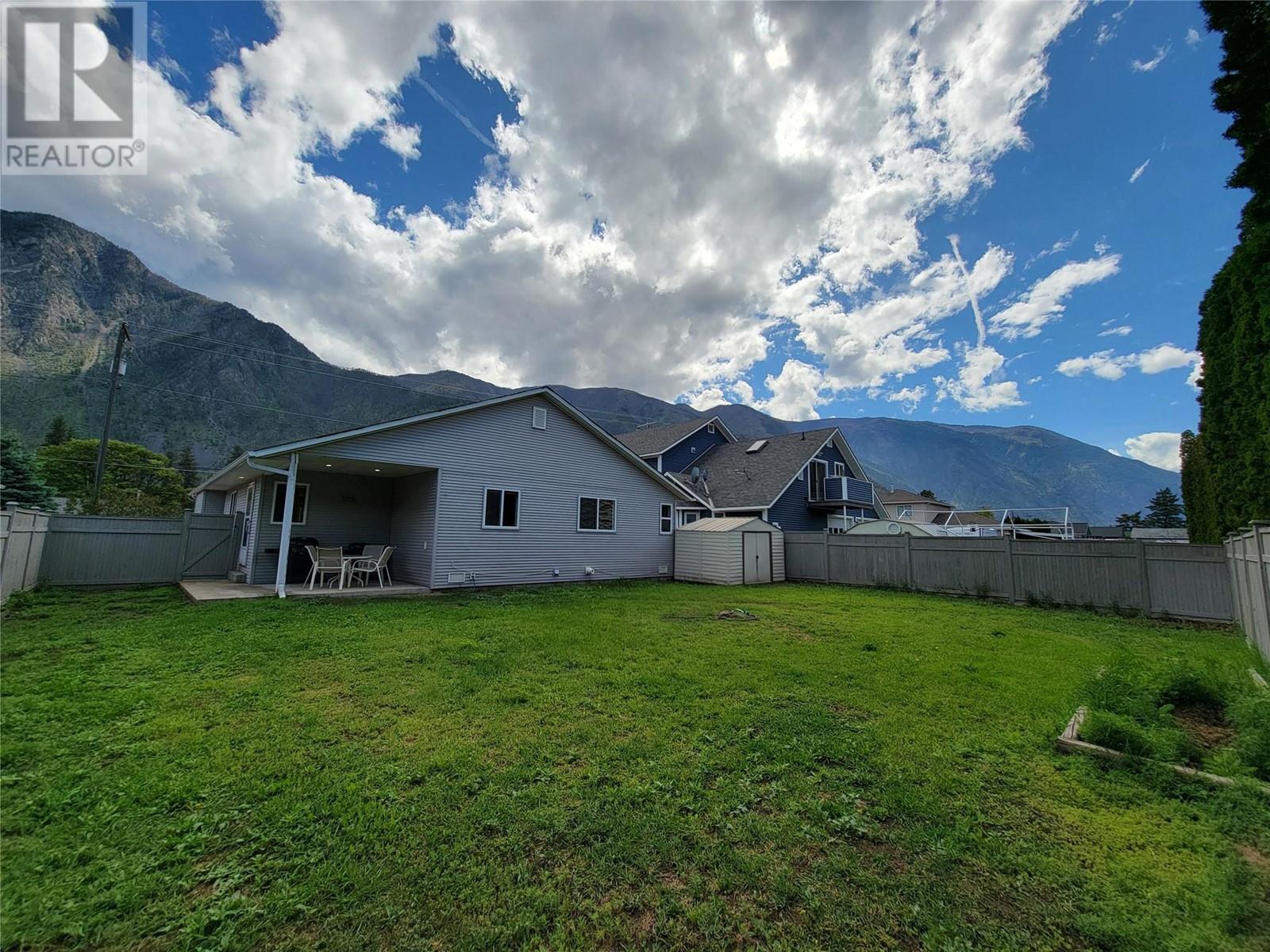 602 10th Avenue, Keremeos, British Columbia  V0X 1N3 - Photo 42 - 10349612