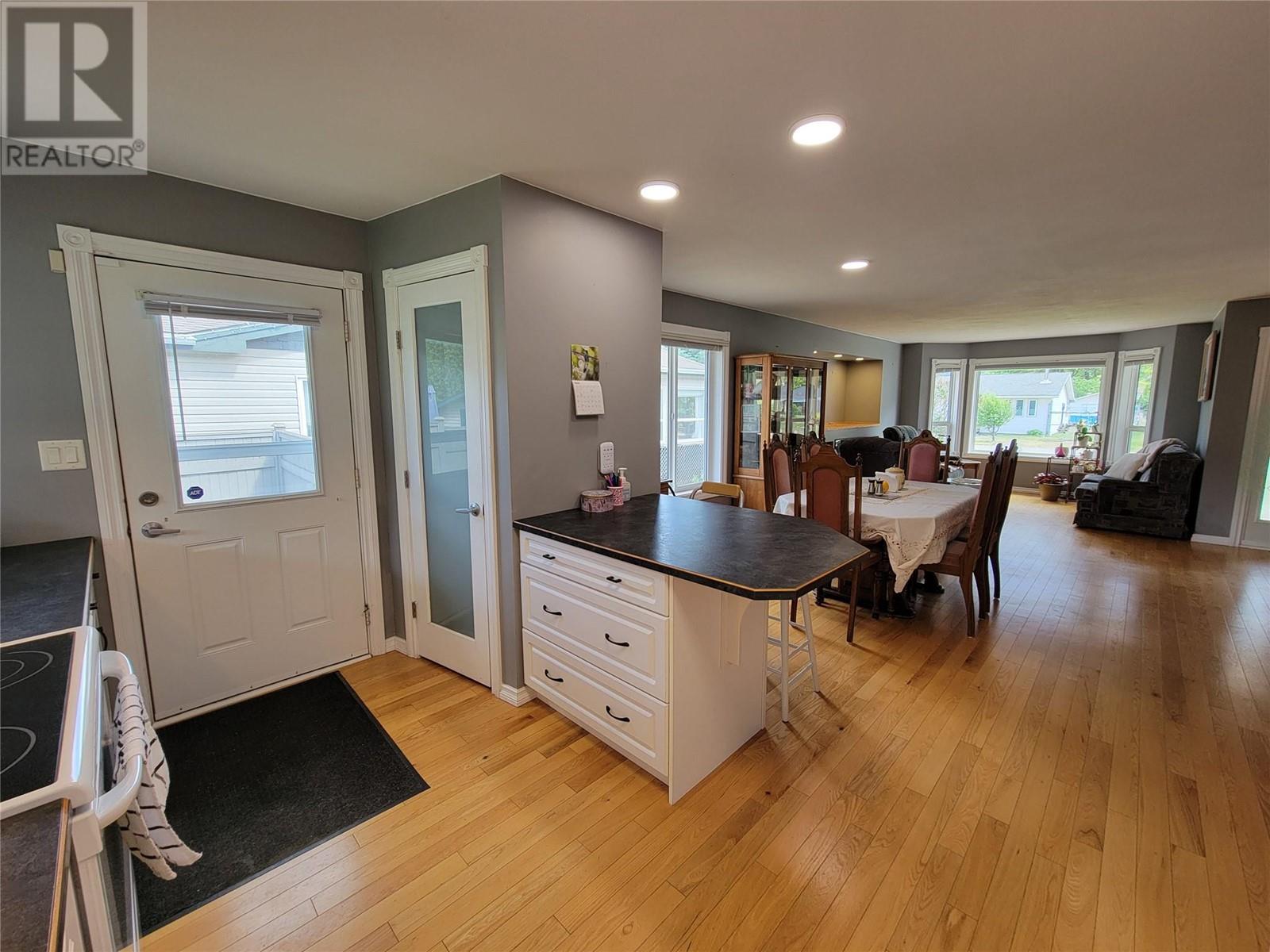 602 10th Avenue, Keremeos, British Columbia  V0X 1N3 - Photo 16 - 10349612