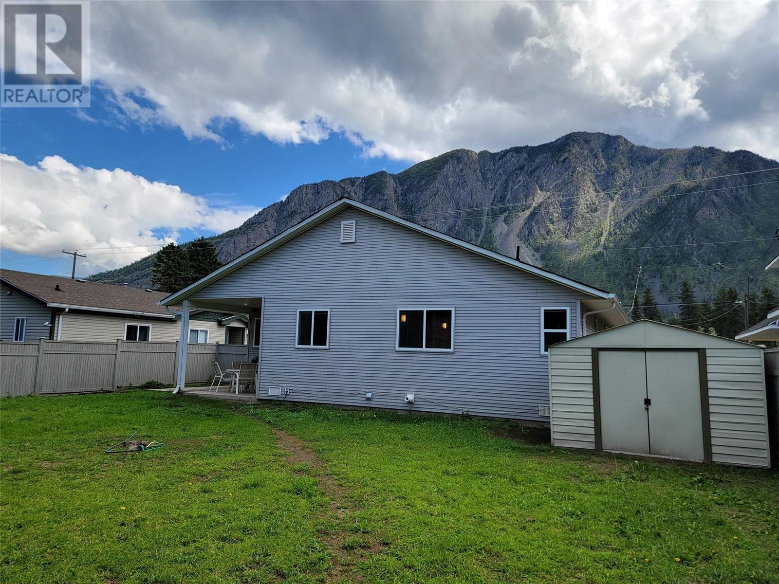 602 10th Avenue, Keremeos, British Columbia  V0X 1N3 - Photo 38 - 10349612