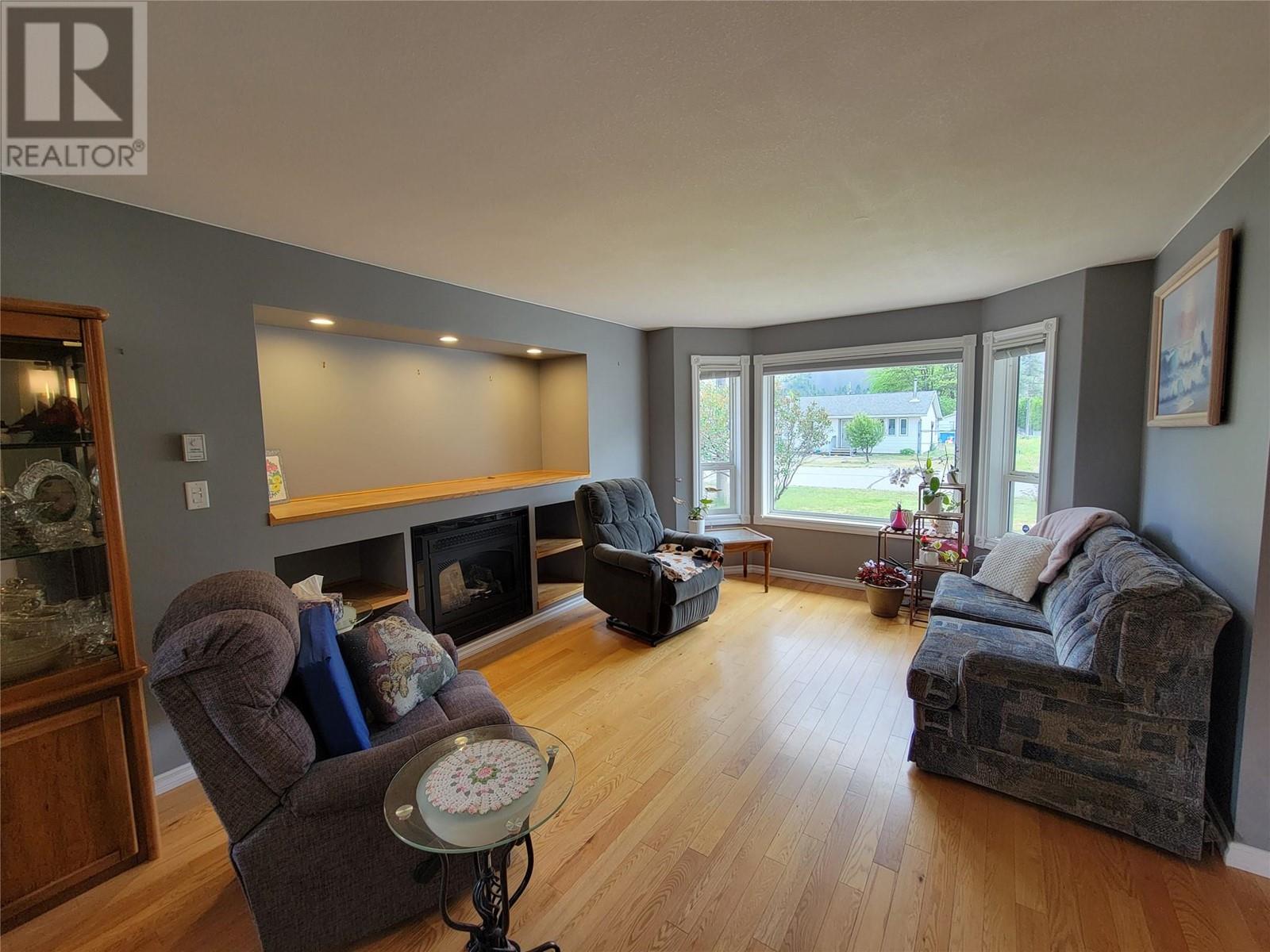602 10th Avenue, Keremeos, British Columbia  V0X 1N3 - Photo 9 - 10349612