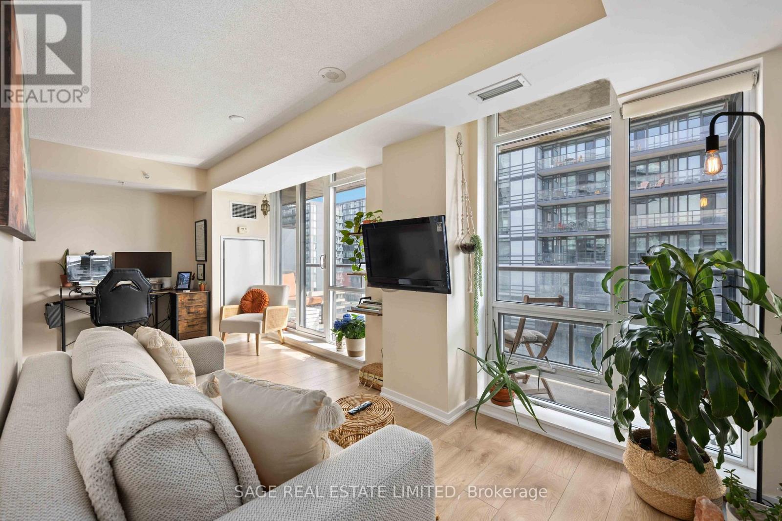 1305 - 20 Joe Shuster Way, Toronto, Ontario  M6K 0A3 - Photo 10 - C12177480