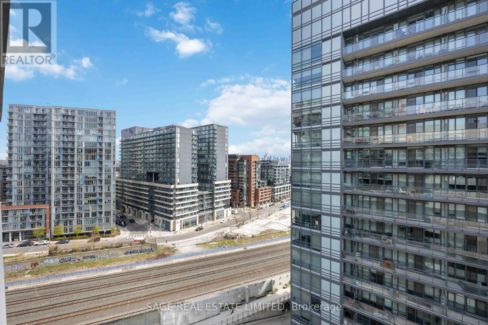 1305 - 20 Joe Shuster Way, Toronto, Ontario  M6K 0A3 - Photo 27 - C12177480