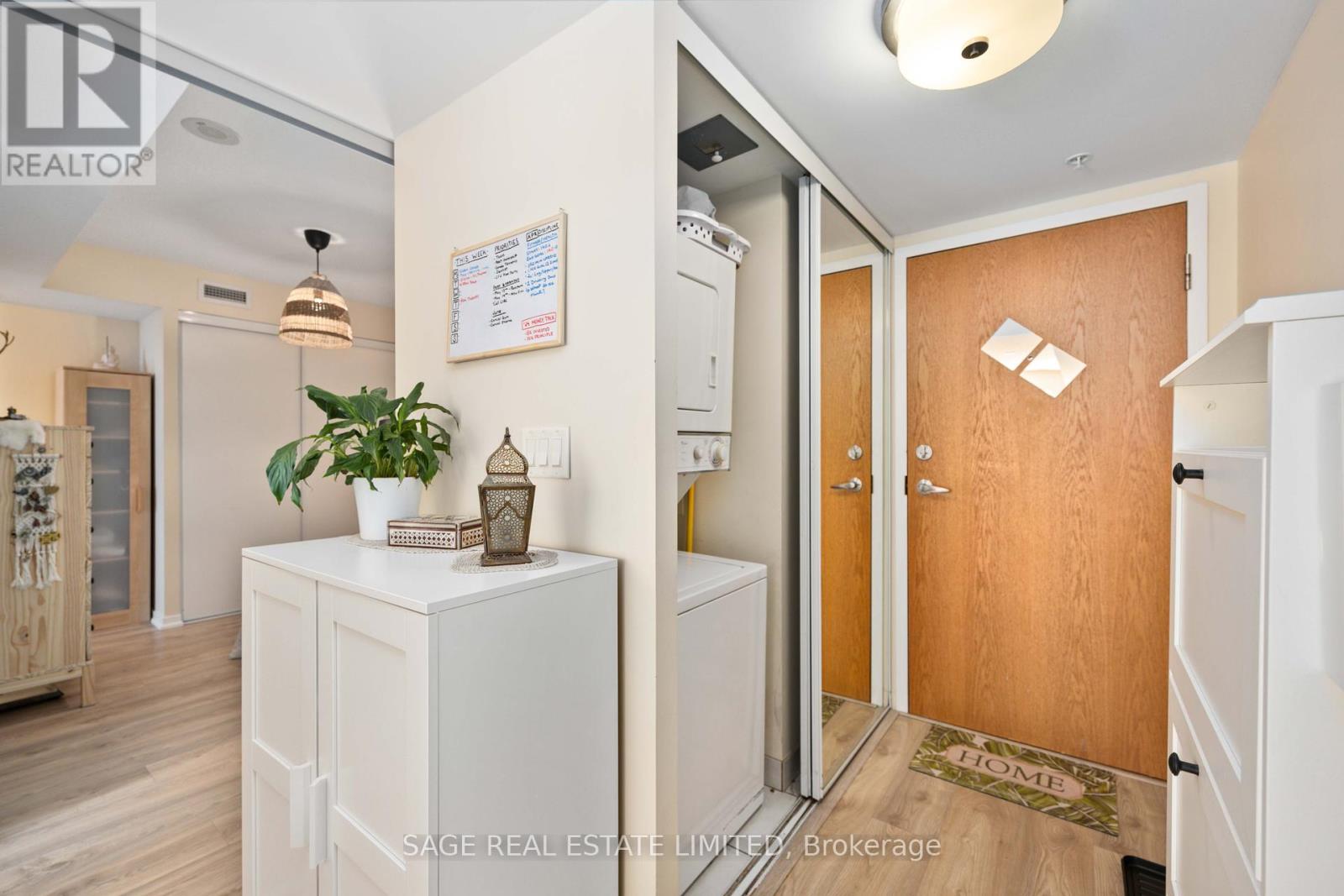 1305 - 20 Joe Shuster Way, Toronto, Ontario  M6K 0A3 - Photo 4 - C12177480