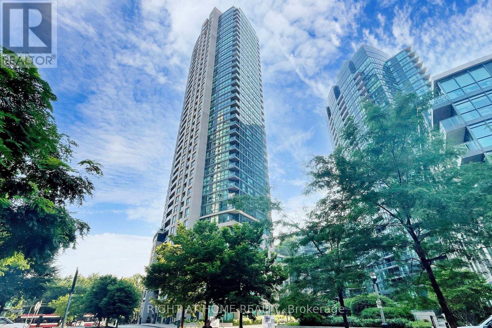 2205 - 219 Fort York Boulevard, Toronto, Ontario  M5V 1B1 - Photo 4 - C12177489