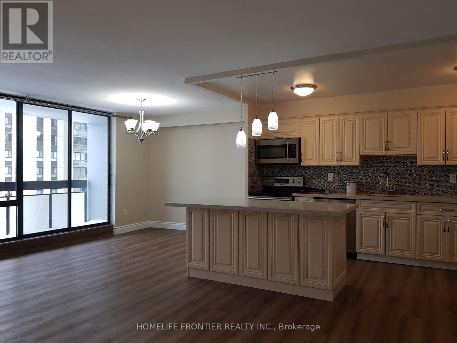 914 - 177 Linus Road, Toronto, Ontario  M2J 4S5 - Photo 2 - C12177491