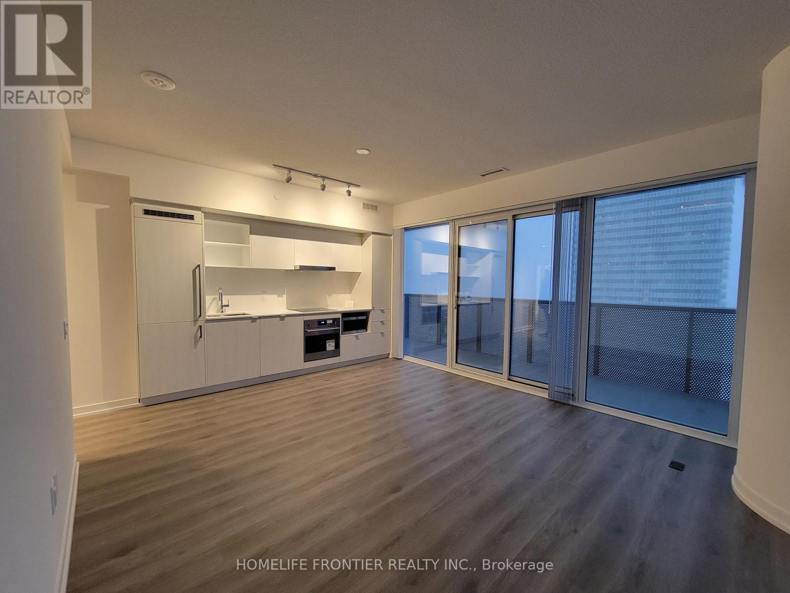 2707 - 138 Downes Street, Toronto, Ontario  M5E 0E4 - Photo 3 - C12177410