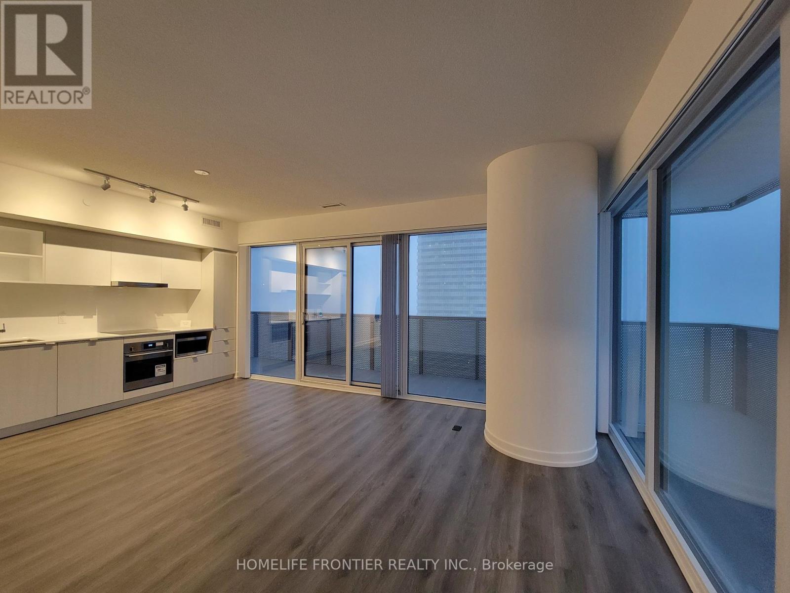 2707 - 138 Downes Street, Toronto, Ontario  M5E 0E4 - Photo 4 - C12177410