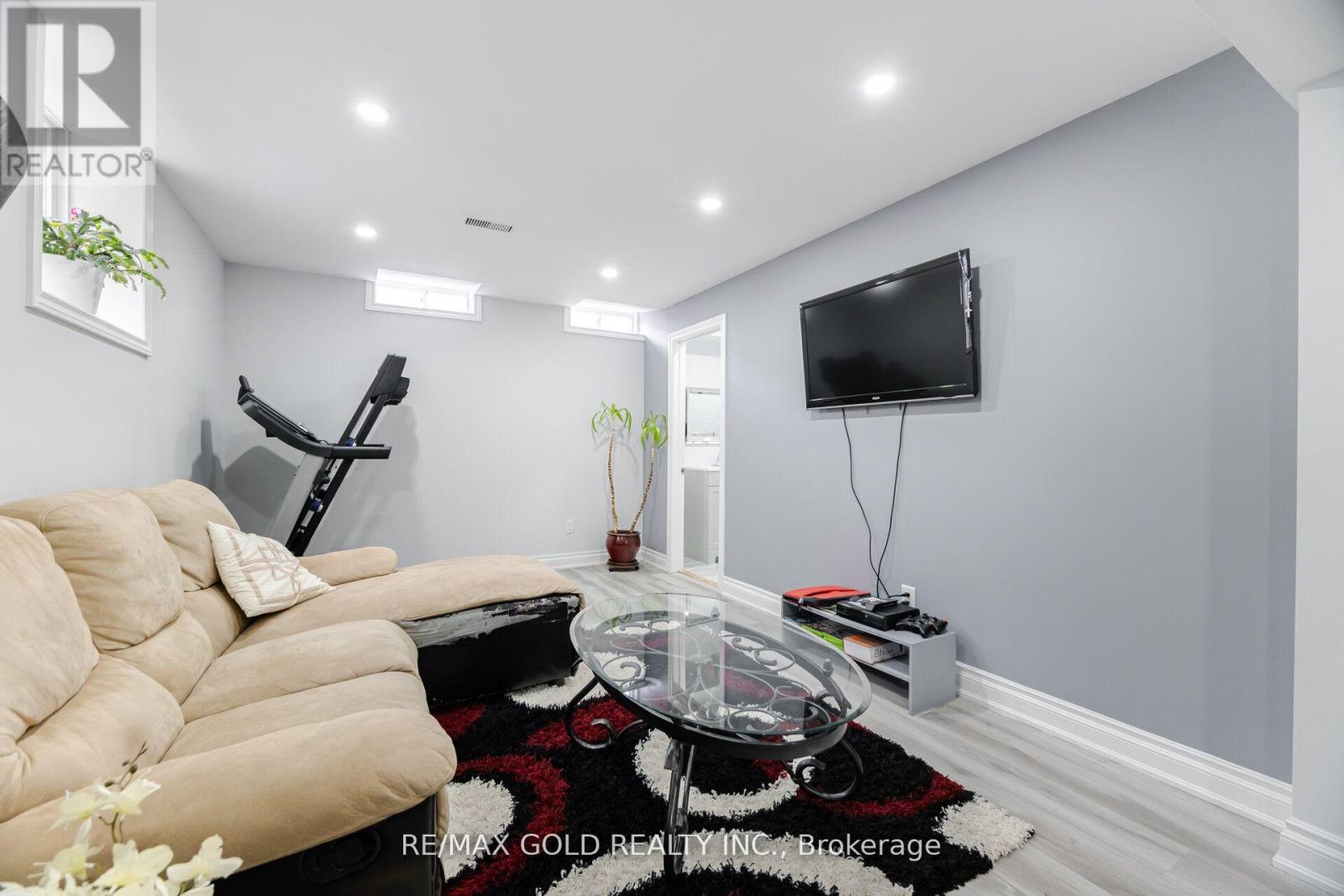103 Commuter Drive, Brampton, Ontario  L7A 0P7 - Photo 38 - W12175306