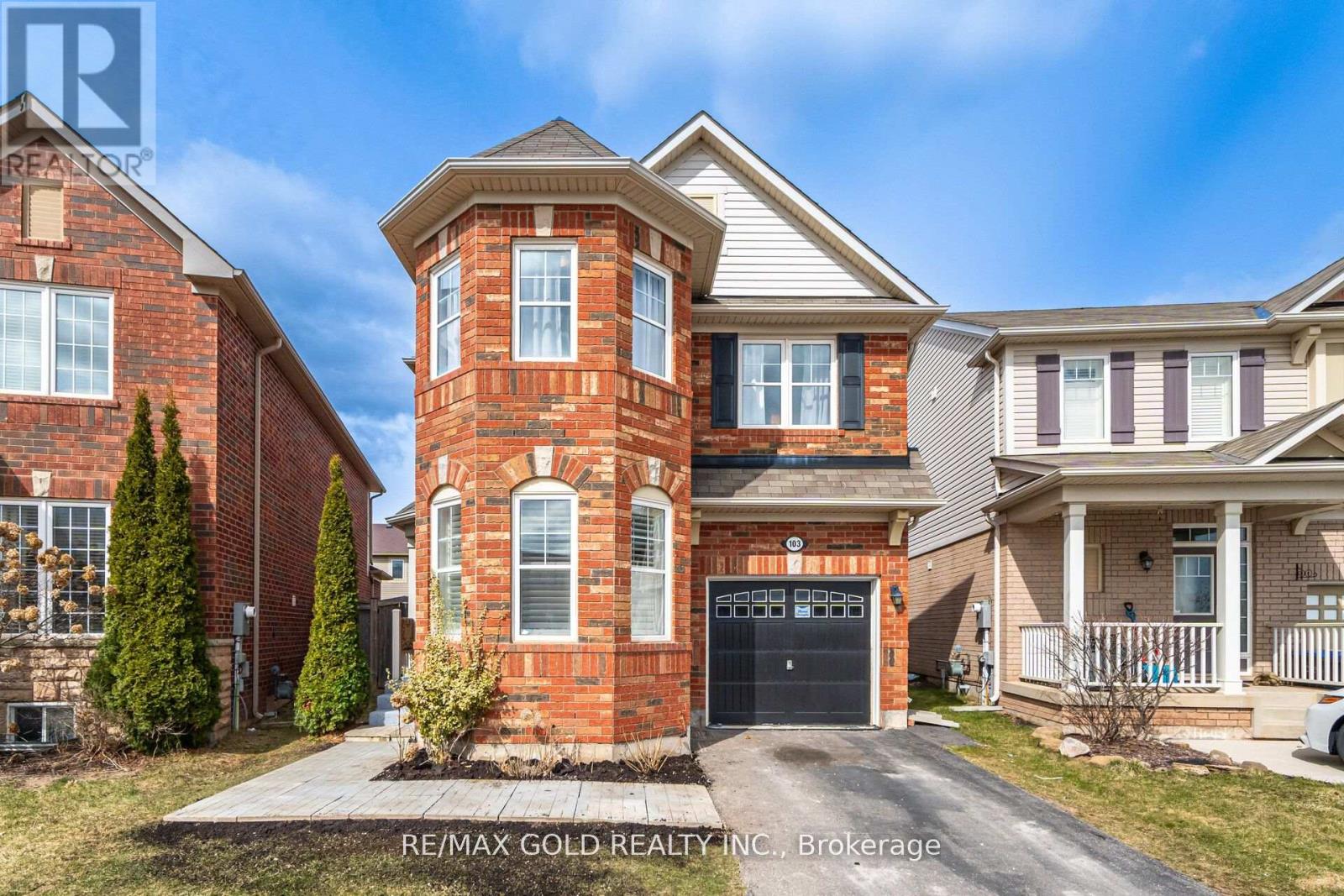 103 Commuter Drive, Brampton, Ontario  L7A 0P7 - Photo 2 - W12175306