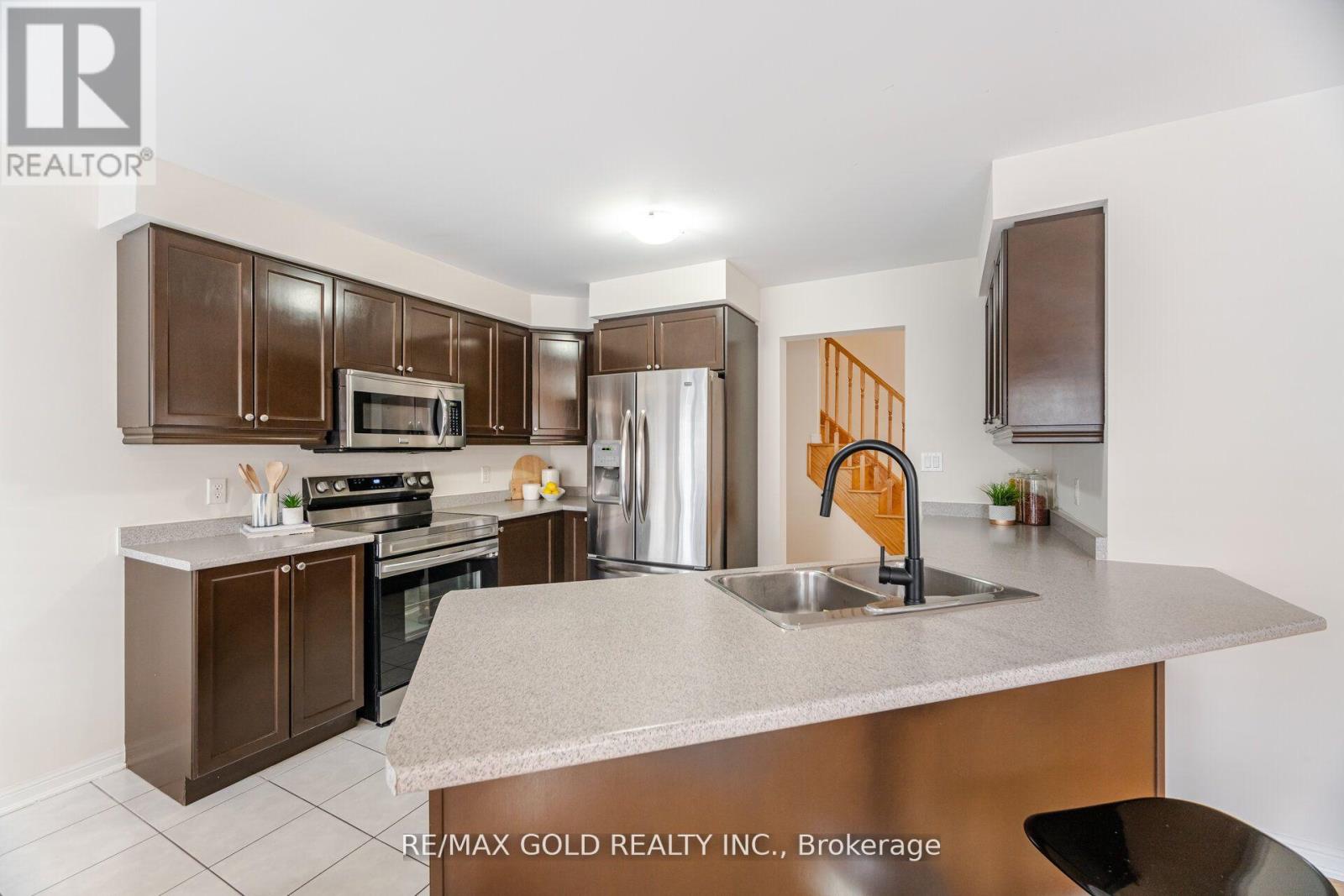 103 Commuter Drive, Brampton, Ontario  L7A 0P7 - Photo 9 - W12175306
