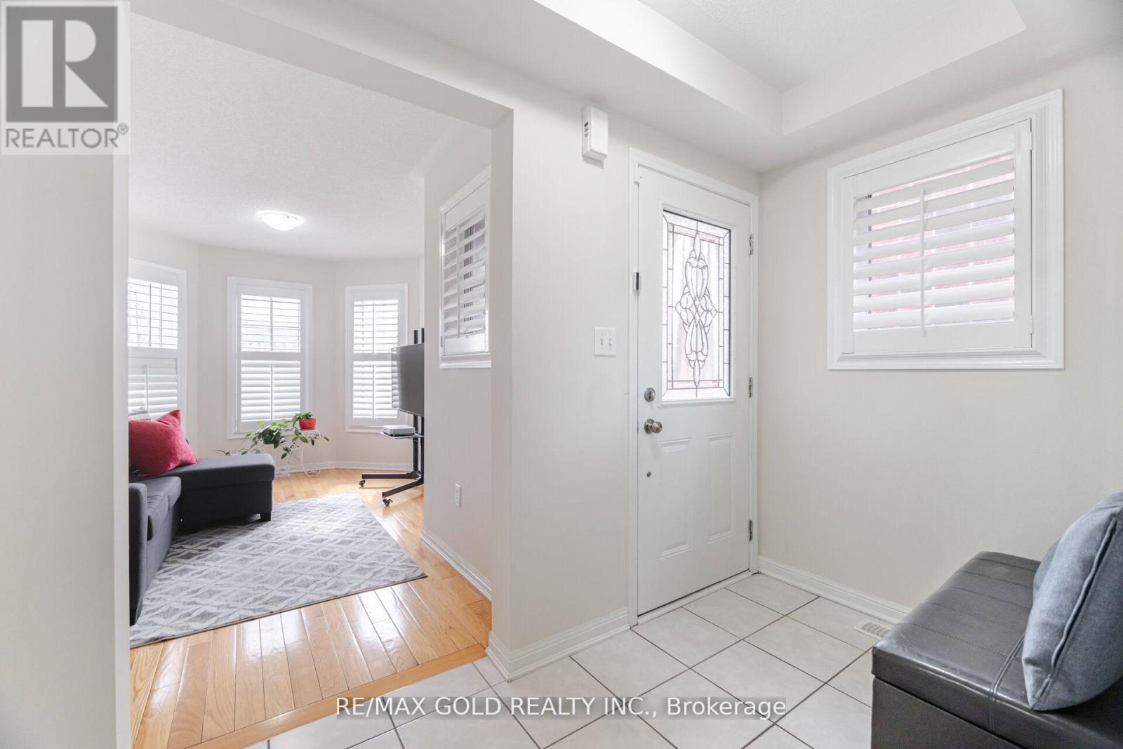 103 Commuter Drive, Brampton, Ontario  L7A 0P7 - Photo 5 - W12175306