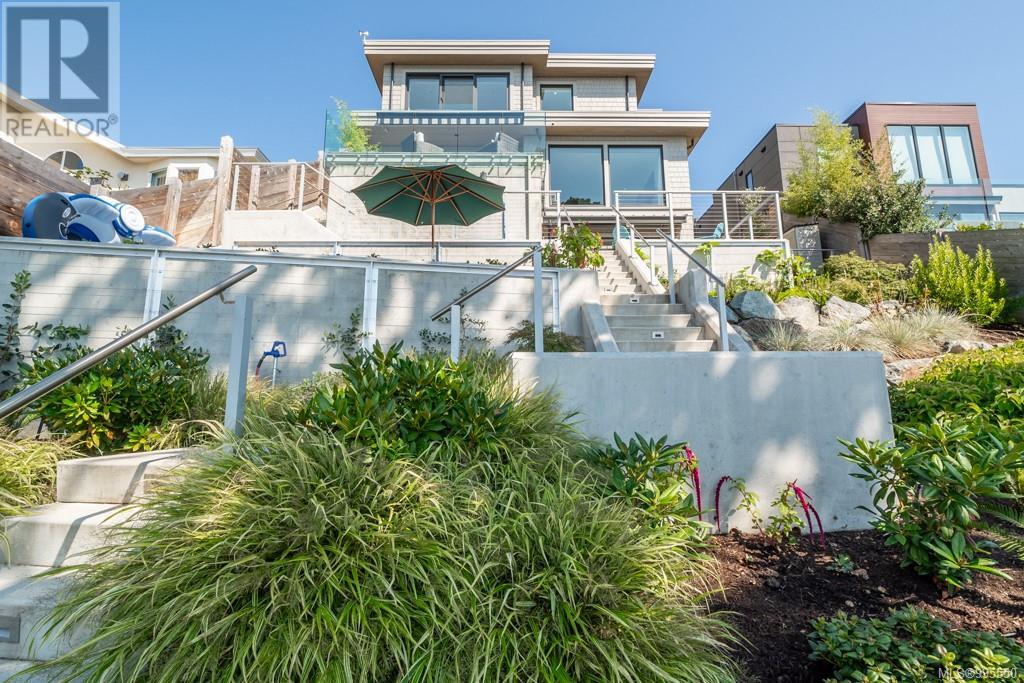 10718 Madrona Dr, North Saanich, British Columbia  V8L 5M7 - Photo 55 - 995550
