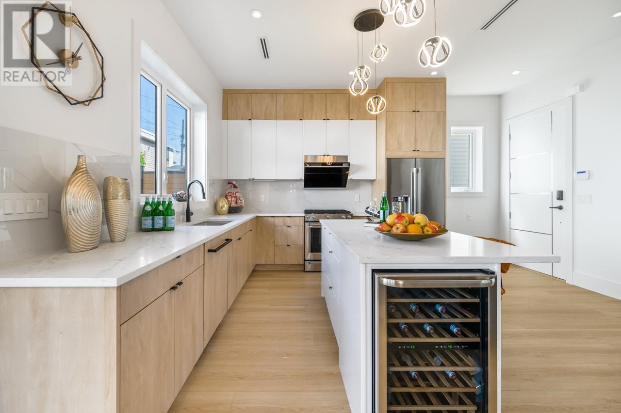 2 2124 Renfrew Street, Vancouver, British Columbia  V5M 3J5 - Photo 5 - R3004683