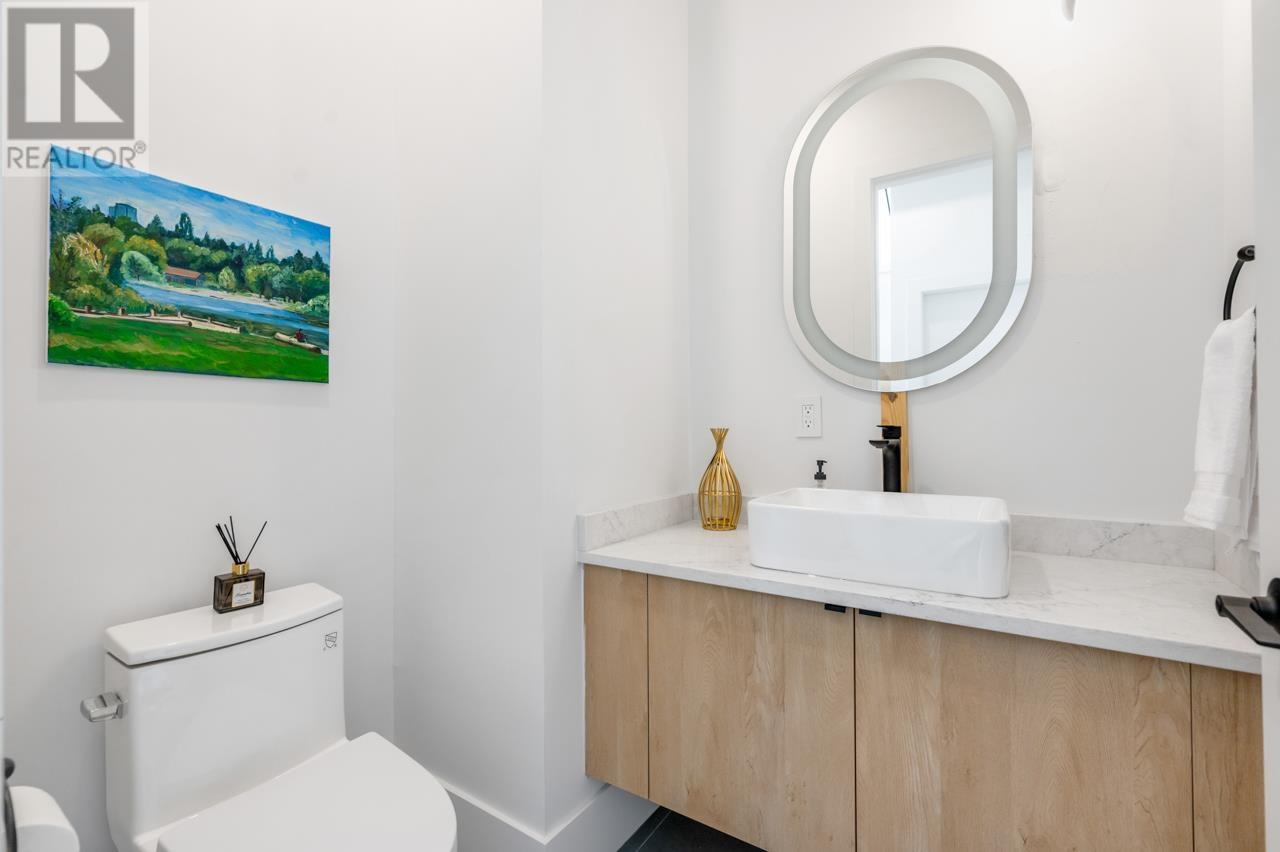 2 2124 Renfrew Street, Vancouver, British Columbia  V5M 3J5 - Photo 4 - R3004683