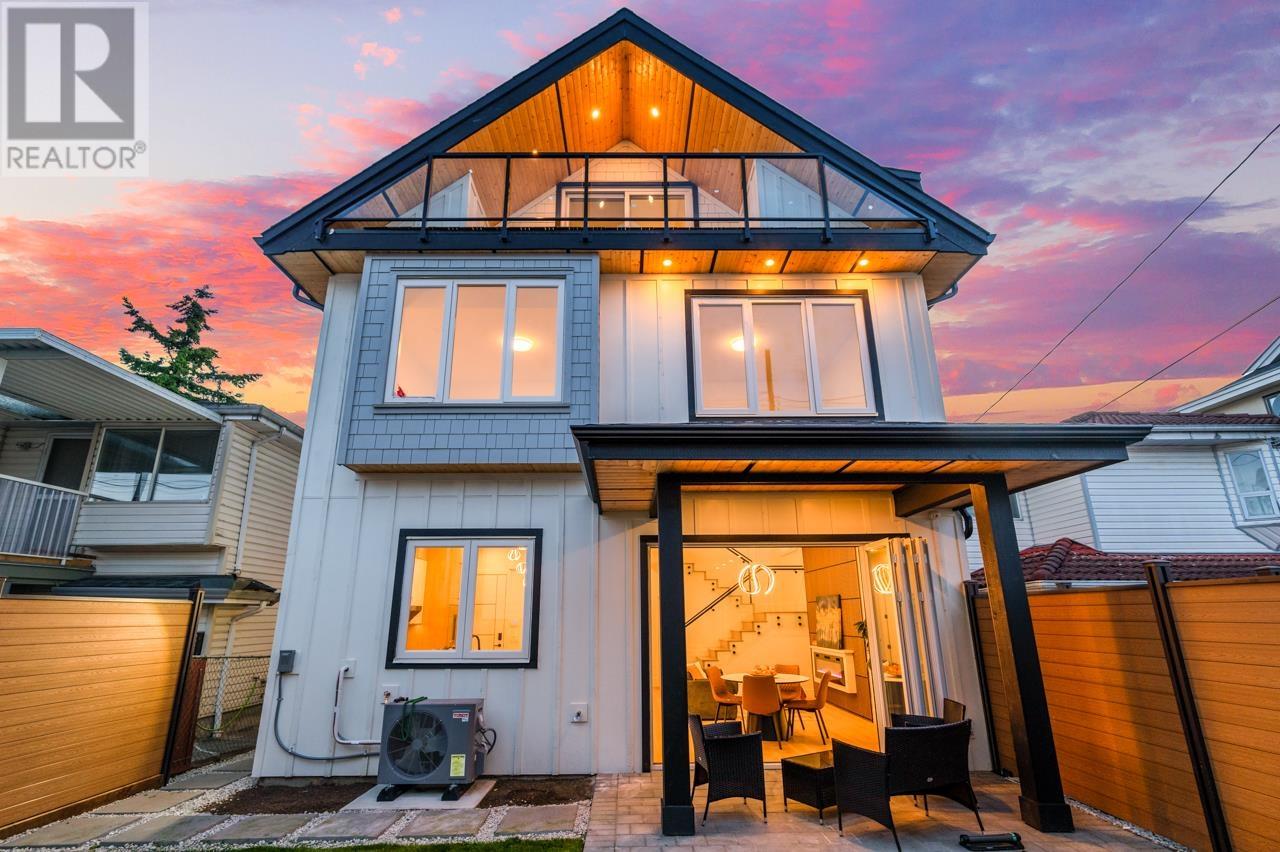 2 2124 Renfrew Street, Vancouver, British Columbia  V5M 3J5 - Photo 2 - R3004683