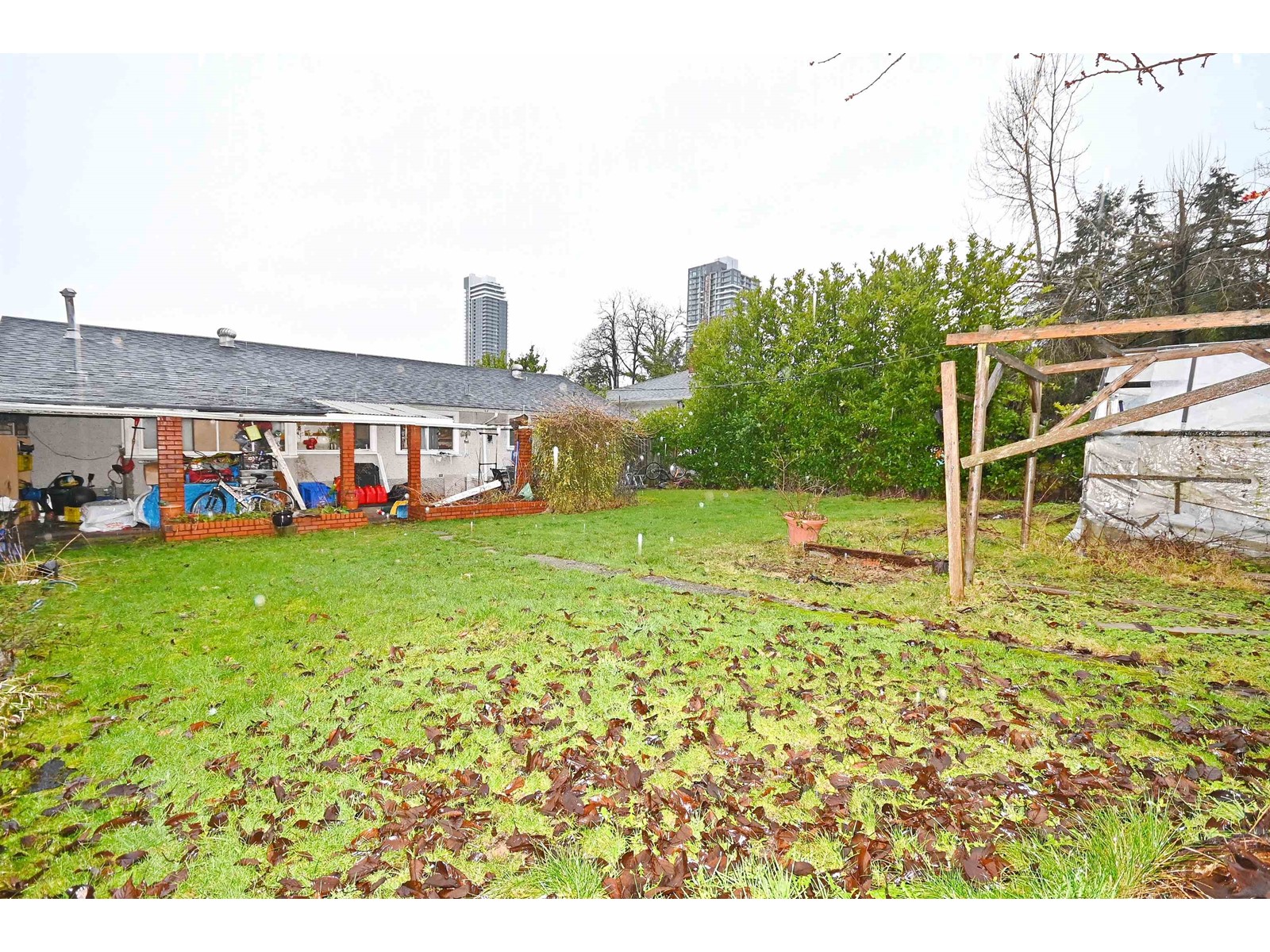 10618 137a Street, Surrey, British Columbia  V3T 4J6 - Photo 3 - R3007380
