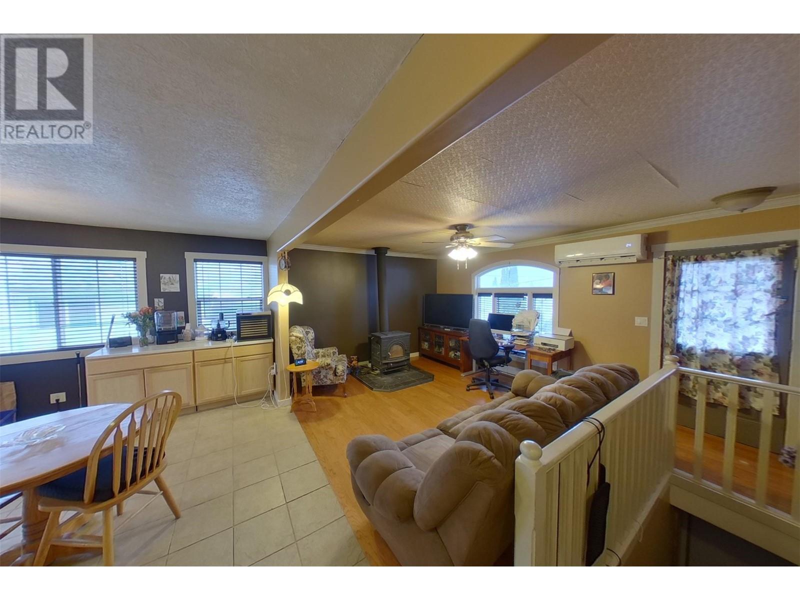 218 21st Avenue, Creston, British Columbia  V0B 1G5 - Photo 11 - 10349634