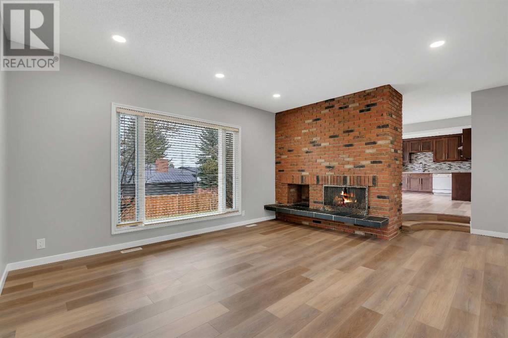Property at 10636 Oakmoor Way SW image 4