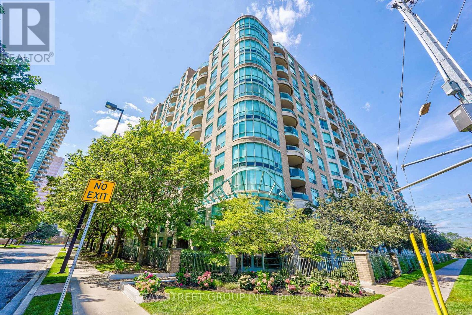 106 - 18 PEMBERTON AVENUE, Toronto, Ontario