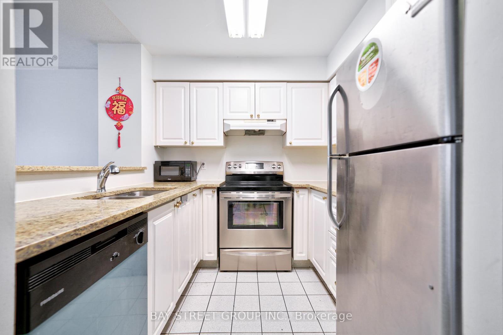 106 - 18 Pemberton Avenue, Toronto, Ontario  M2M 4K9 - Photo 5 - C12177510