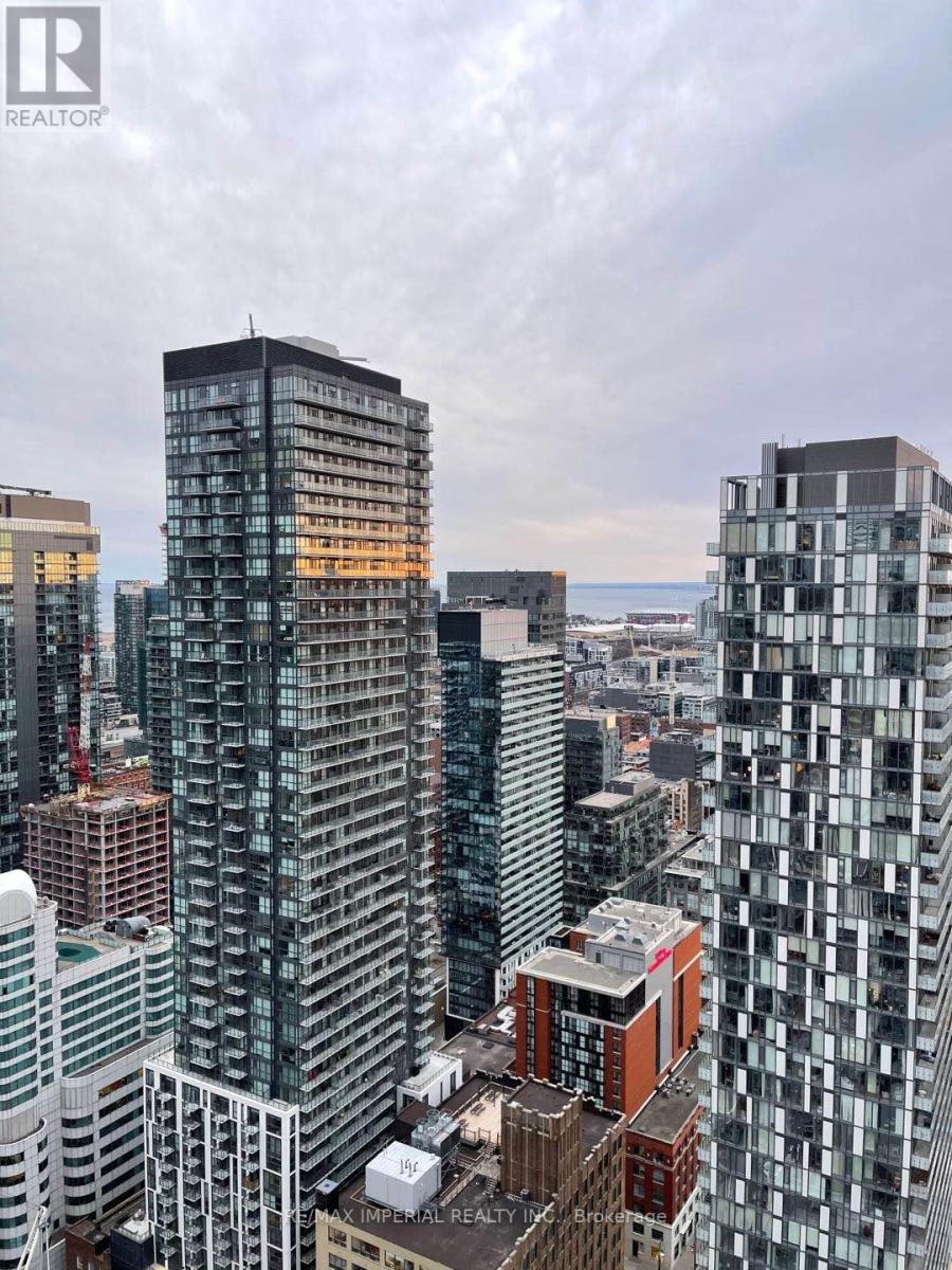 3903 - 290 Adelaide Street W, Toronto, Ontario  M5V 1P6 - Photo 14 - C12177518