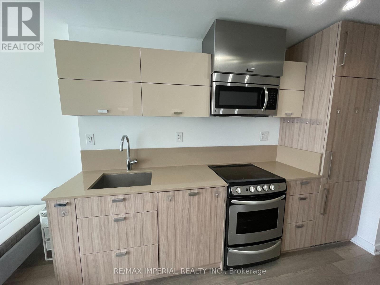 3903 - 290 Adelaide Street W, Toronto, Ontario  M5V 1P6 - Photo 6 - C12177518