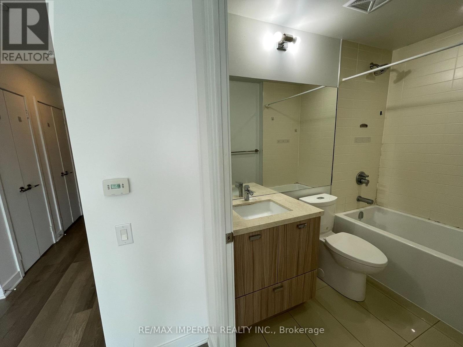 3903 - 290 Adelaide Street W, Toronto, Ontario  M5V 1P6 - Photo 7 - C12177518