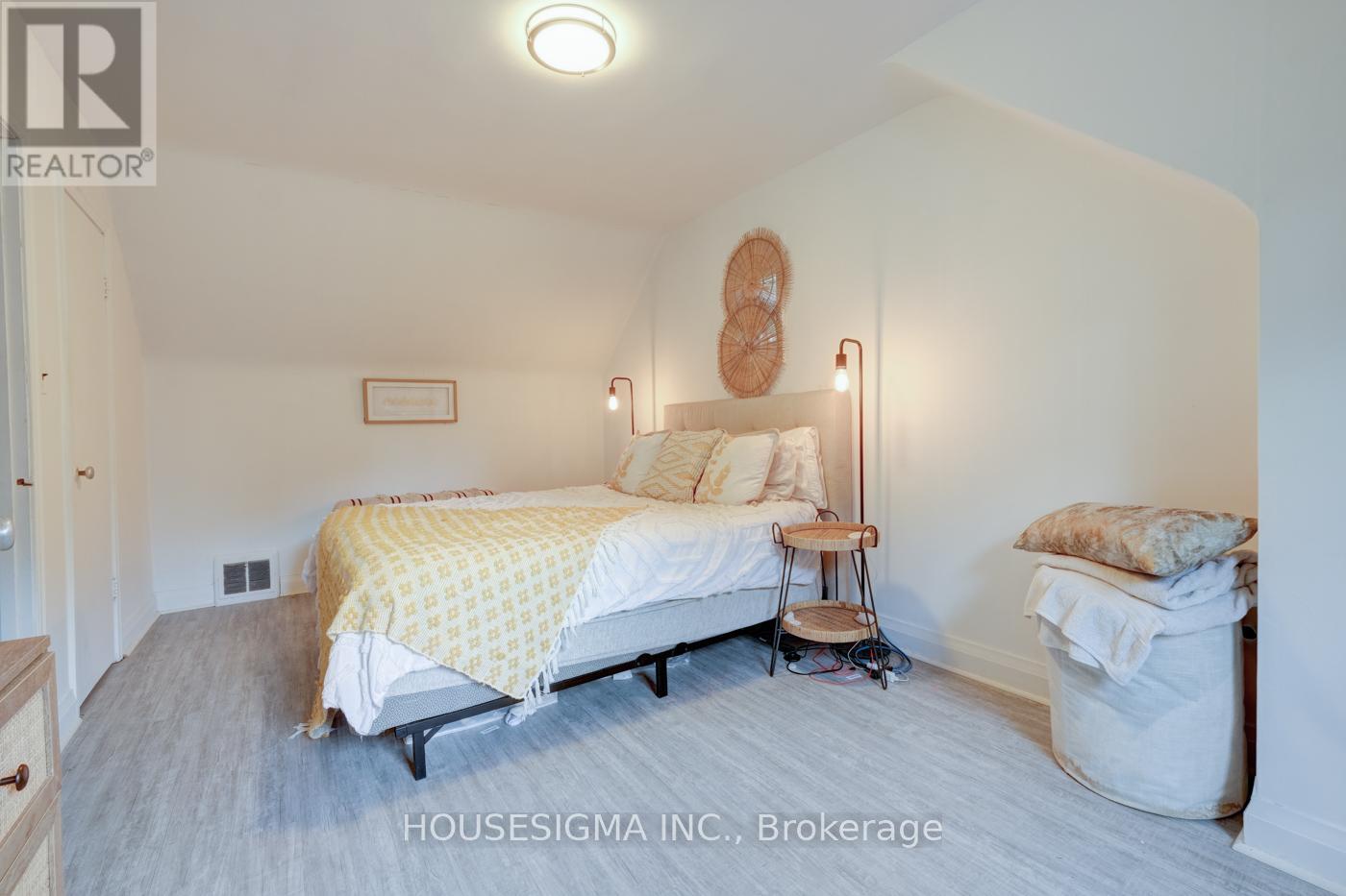 22 Gwendolen Avenue, Toronto, Ontario  M2N 1A2 - Photo 21 - C12177525