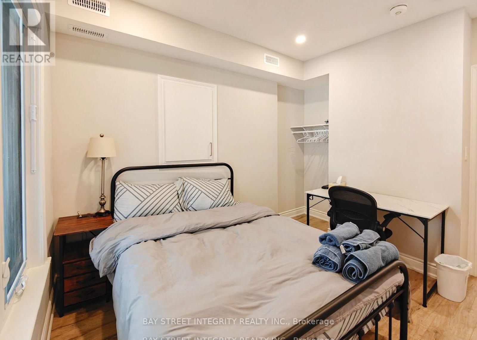 Unit 1 - 598 Crawford Street, Toronto, Ontario  M6G 3K2 - Photo 8 - C12007351
