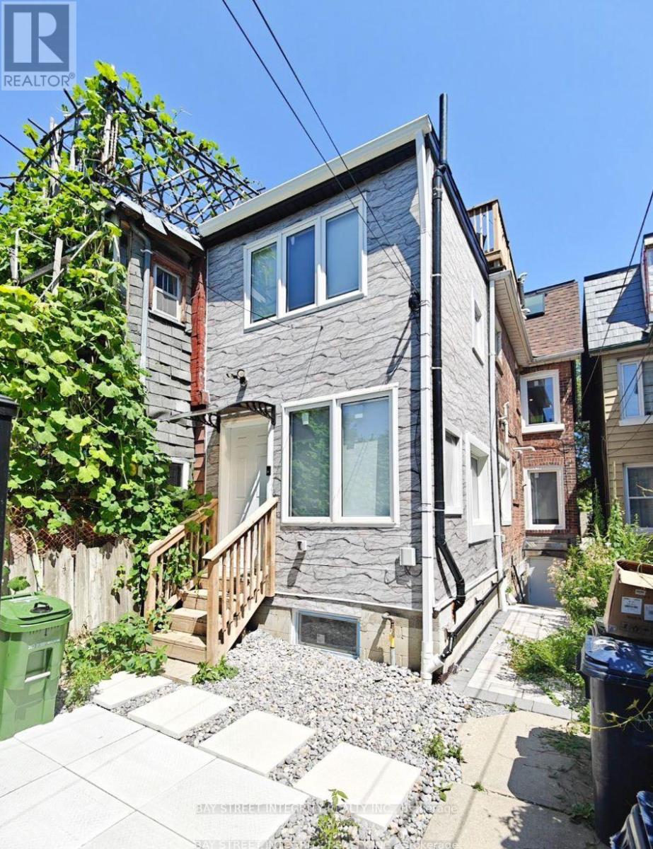 Unit 1 - 598 Crawford Street, Toronto, Ontario  M6G 3K2 - Photo 1 - C12007351