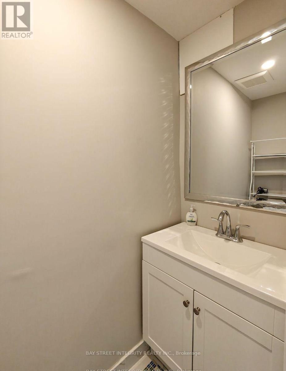 Unit 1 - 598 Crawford Street, Toronto, Ontario  M6G 3K2 - Photo 14 - C12007351