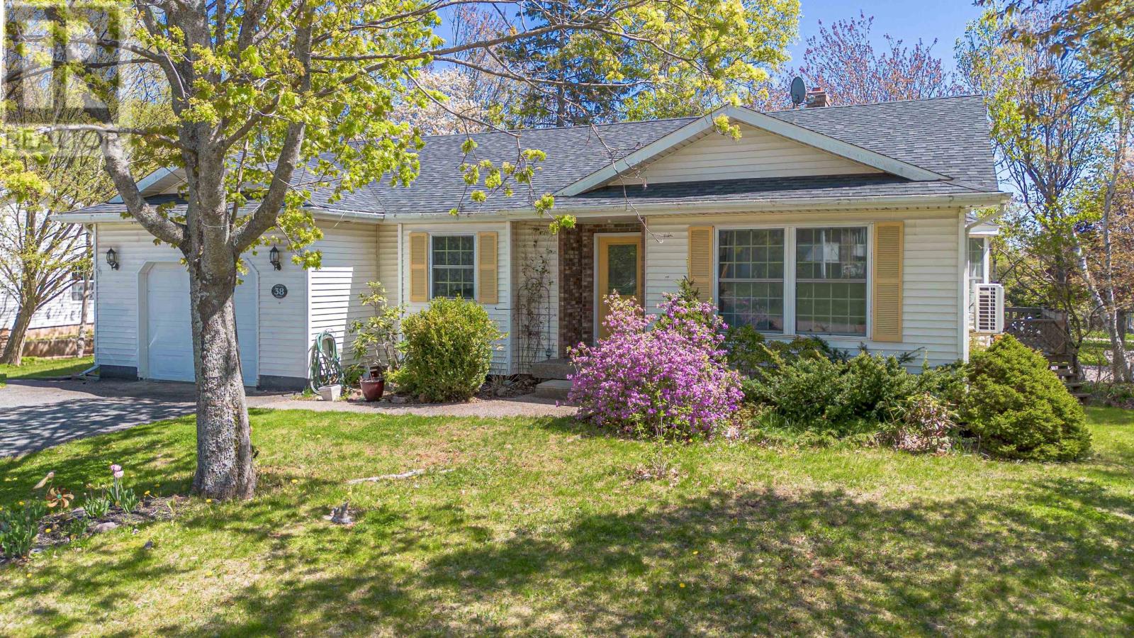 38 Forest Drive, Charlottetown, Prince Edward Island  C1E 1W9 - Photo 1 - 202507873