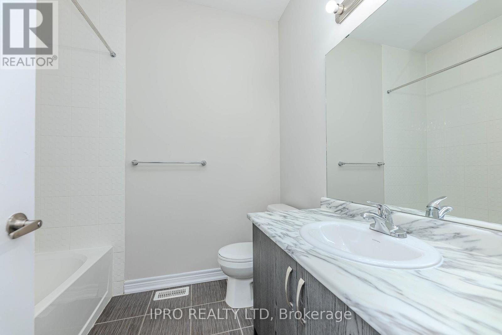 54 Hashmi Place, Brampton, Ontario  L6Y 6K1 - Photo 38 - W12171746