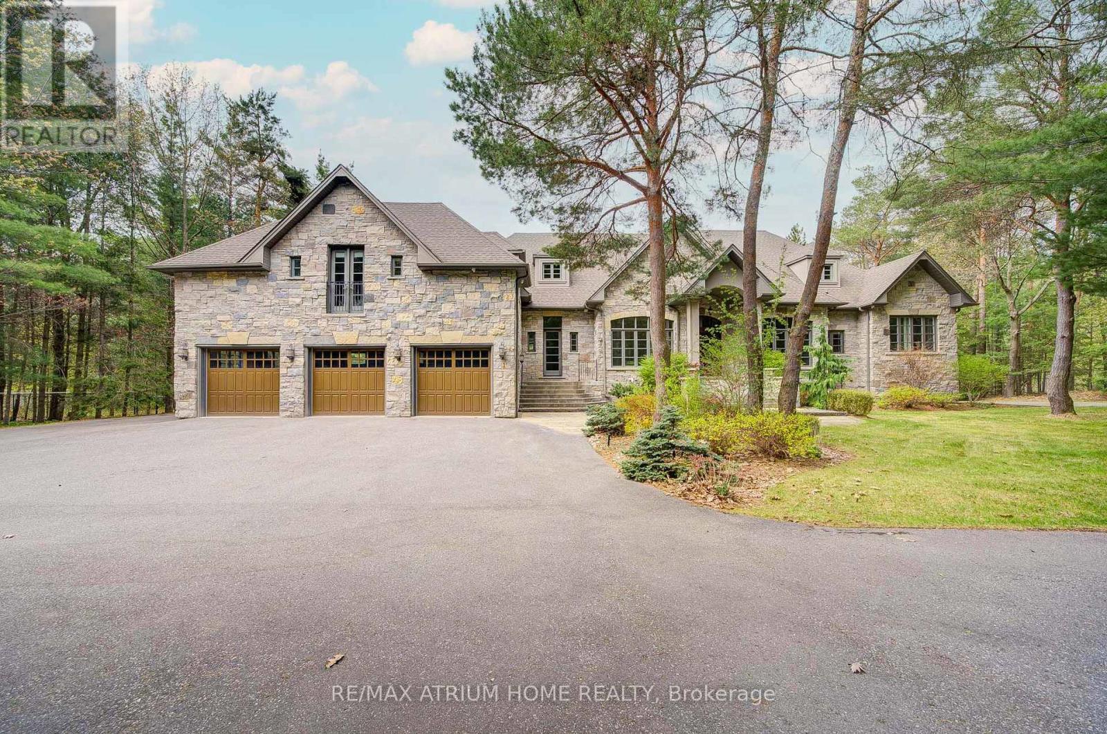 10 Woodlot Court, Whitchurch-Stouffville, Ontario  L4A 2L6 - Photo 9 - N12177519