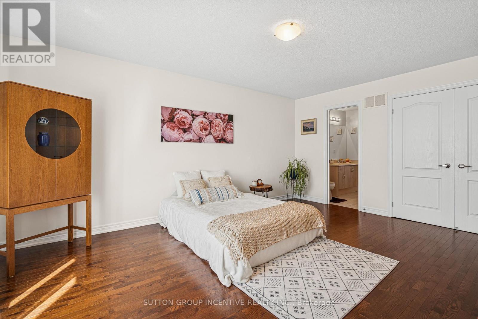1322 Bardeau Street, Innisfil, Ontario  L0L 1W0 - Photo 22 - N12177520