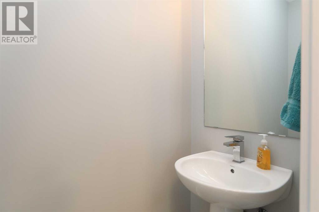 Property at 322 Miners Chase W image 3