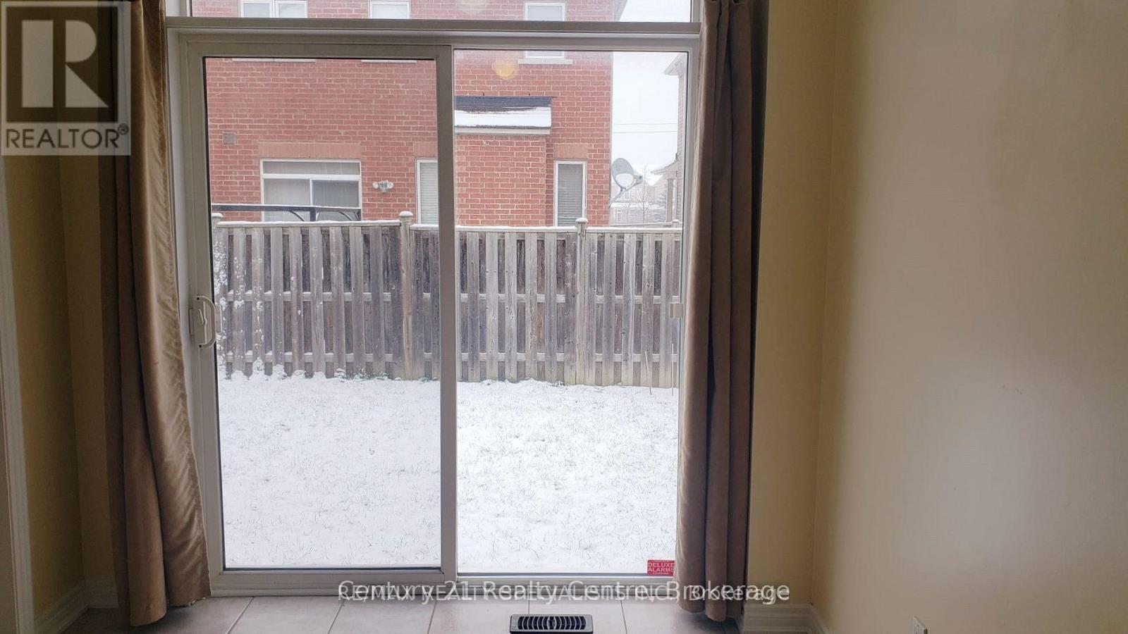 9 Fawson Cove Way, Brampton, Ontario  L6R 0G7 - Photo 10 - W12177524