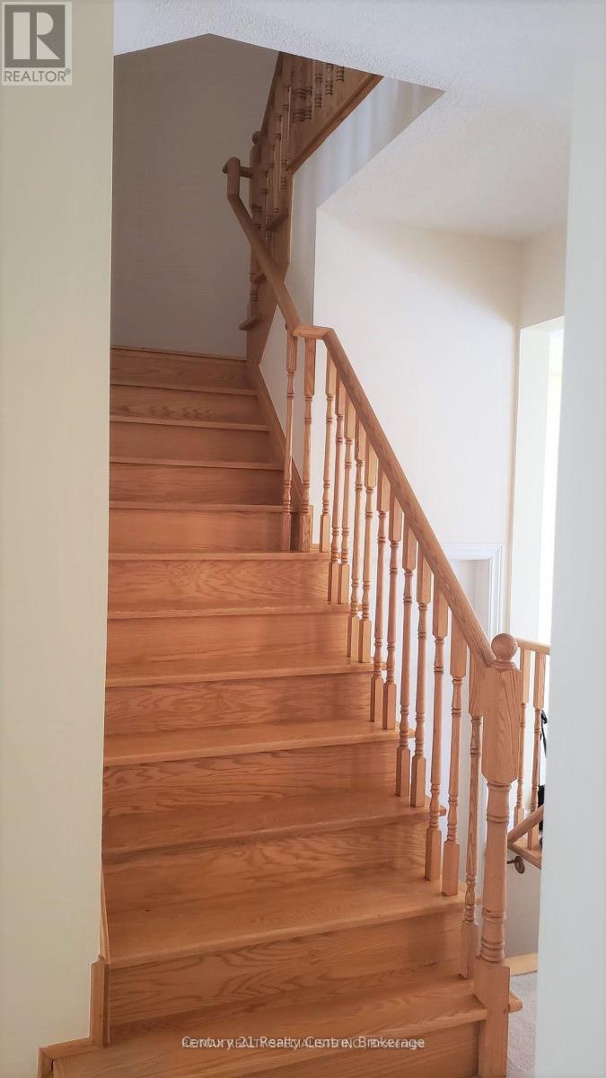 9 Fawson Cove Way, Brampton, Ontario  L6R 0G7 - Photo 11 - W12177524